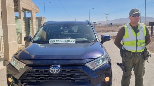 Carabineros recuperó en Antofagasta vehículo con patentes falsas robado en San Miguel