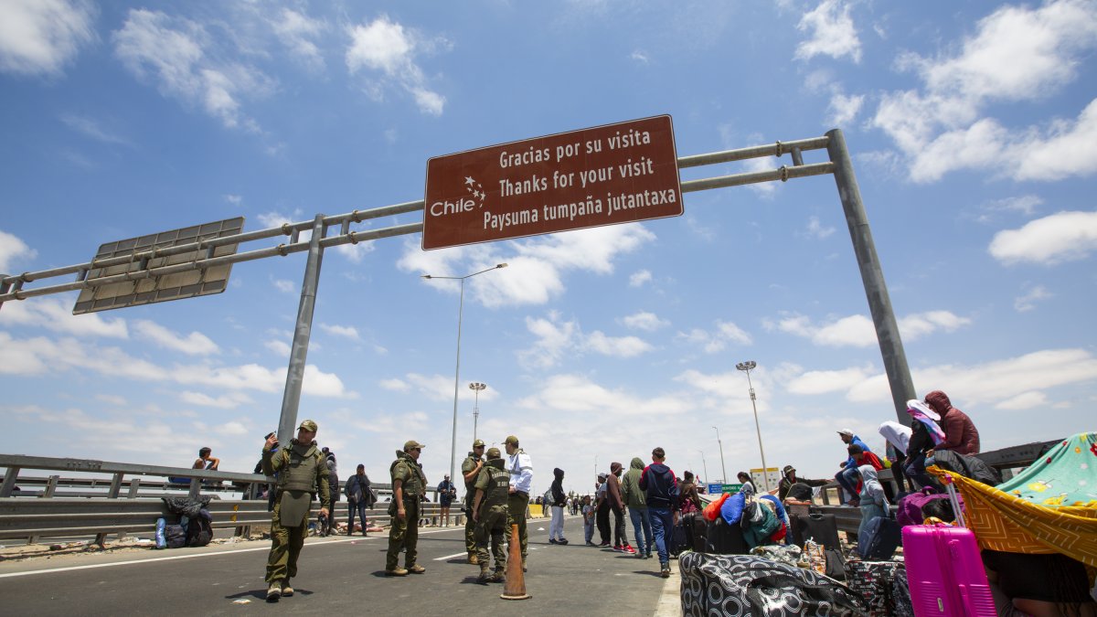 Alcalde de Arica critica soluciones 'populistas' en migración