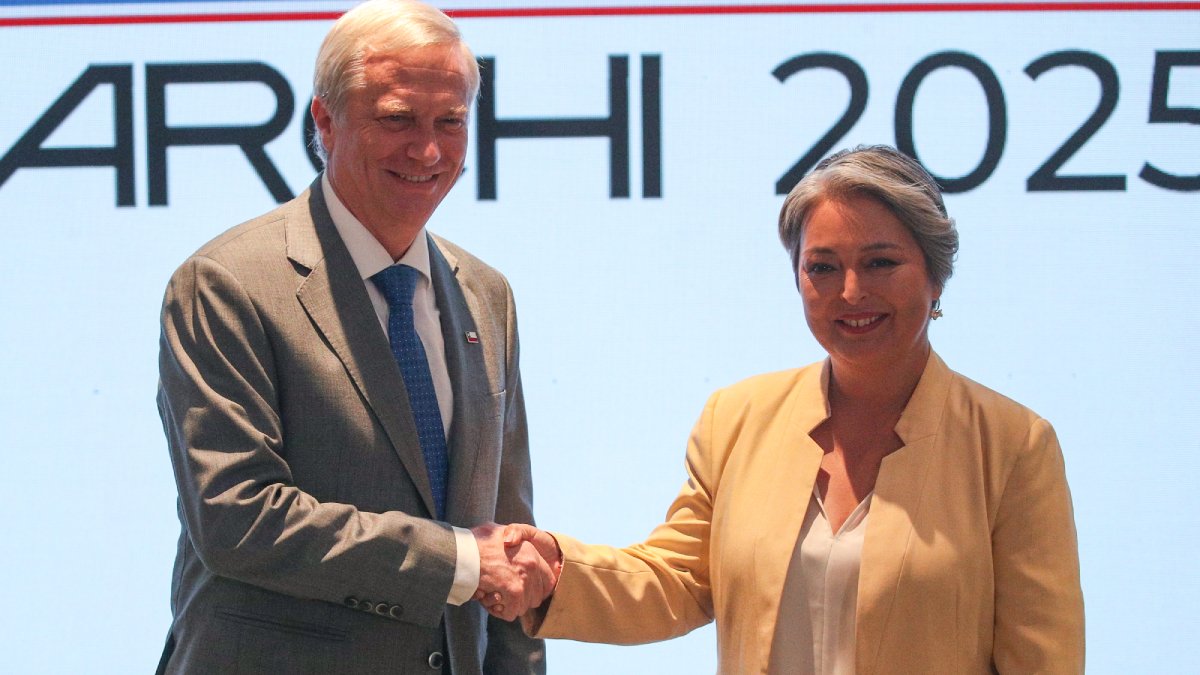 Jara y Kast enfrentan un tenso debate de cara al balotaje