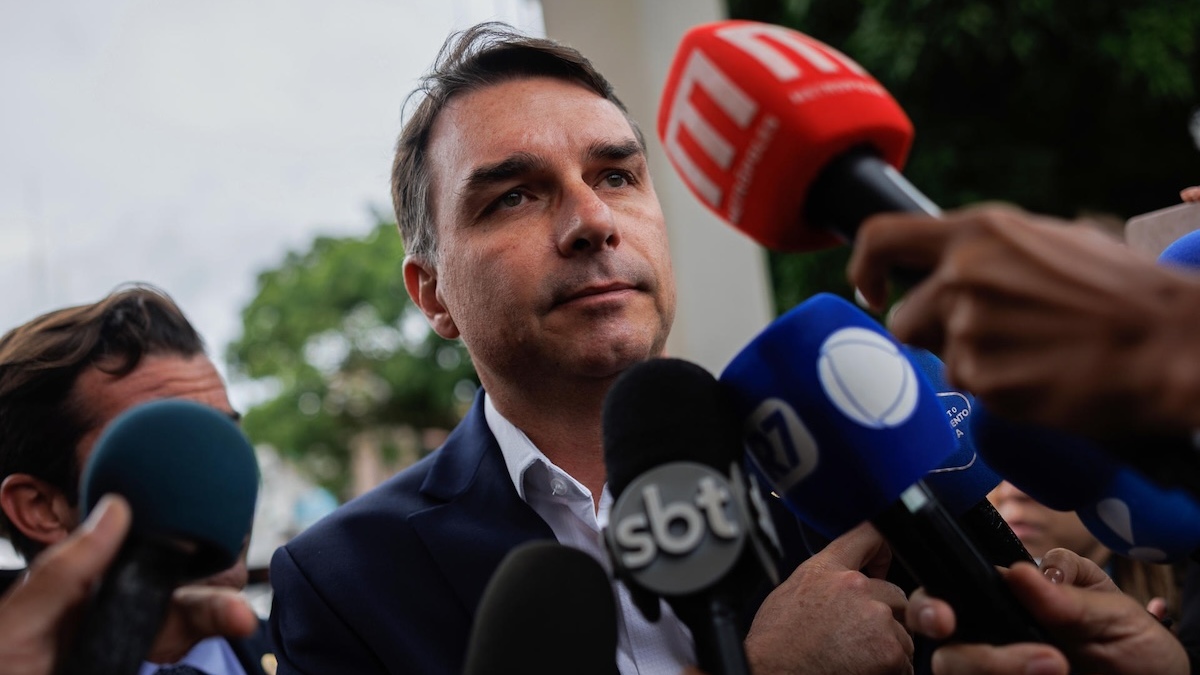 Flávio Bolsonaro será candidato a la presidencia de Brasil en 2026 ...