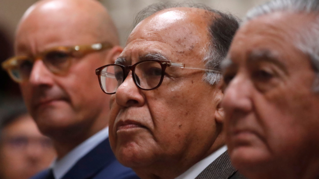 Descargos del juez Simpertigue tuvieron mala recepción en parlamentarios y expertos