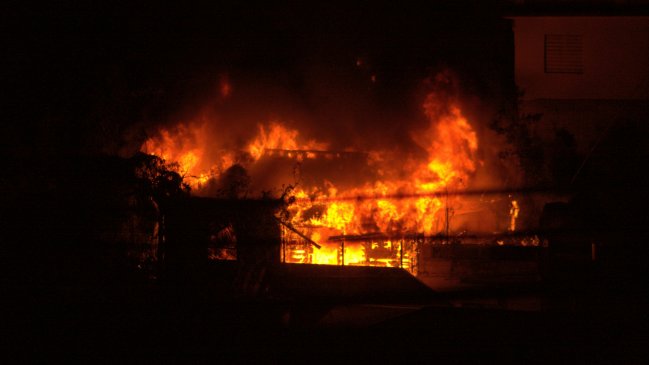 Irlanda: Investigan incendio "imprudente, cruel y homicida" que mató a anciana y a niño