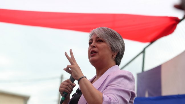 Comando de Jara ante debate Anatel: "No tiene por qué cambiar su tono"