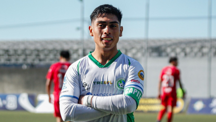   Harold Antiñirre se alzó como el mejor jugador de Segunda División en la Gala Crack 2025 