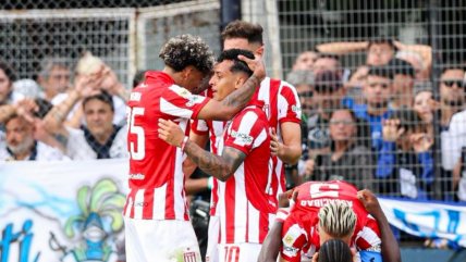   Estudiantes ganó el clásico ante Gimnasia y luchará por el título con Racing Club 