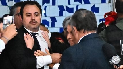  Forcejeos en el Congreso brasileño por proyecto que busca reducir la condena de Bolsonaro  