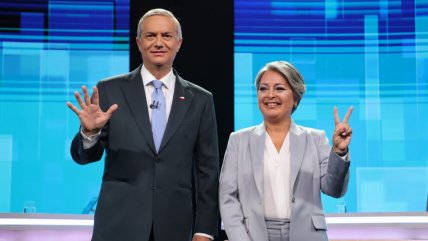 Jara y Kast se juegan las últimas cartas en el debate final de Anatel
