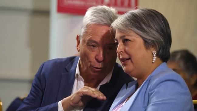 Ominami respalda dichos de Jara sobre Machado: Apoyar una invasión a Venezuela "es repudiable"