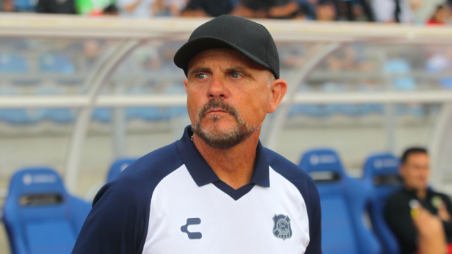 Everton anunció la continuidad de Javier Torrente como director técnico para el 2026