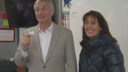 Candidato José Antonio Kast votó en Paine