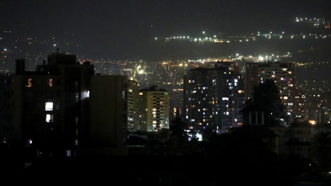Falla de alta tensión provoca cortes de luz en Santiago, Providencia, Recoleta e Independencia