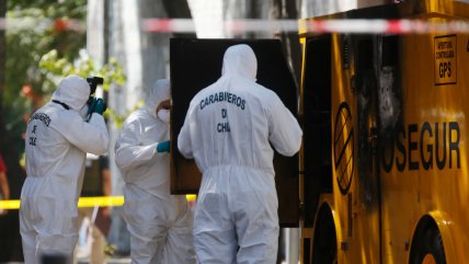   Robaron camión de valores y lo incendiaron: Conductor está desaparecido 