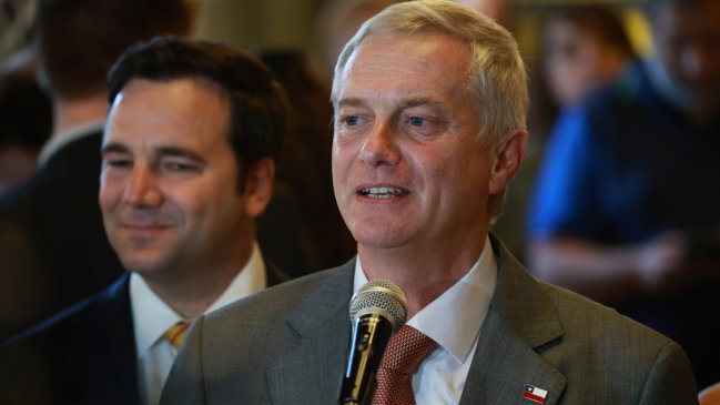 Kast advierte ante polémica por 