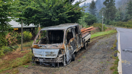   Encapuchados quemaron camioneta de CMPC en Collipulli 