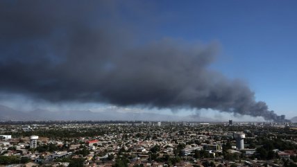 Santiago despide el año con su cielo cubierto de humo