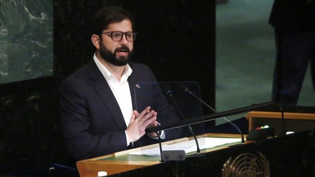 Roberto Ampuero: El rol internacional del Presidente Boric ha sido nefasto