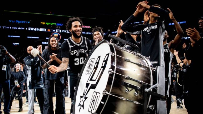 San Antonio Spurs logró su revancha ante New York Knicks con susto por Victor Wembanyama