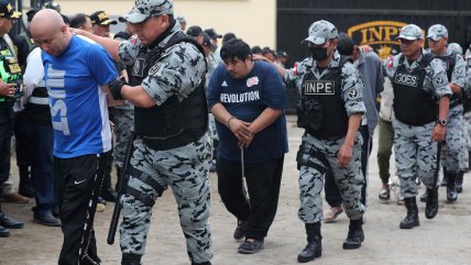   Perú traslada a 100 presos de 