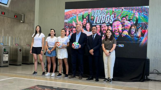 Autoridades lanzaron campaña para que Universidad de Chile rompa el récord de asistencia femenino