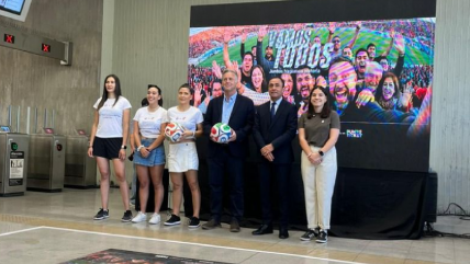   Autoridades lanzaron campaña para que Universidad de Chile rompa el récord de asistencia femenino 