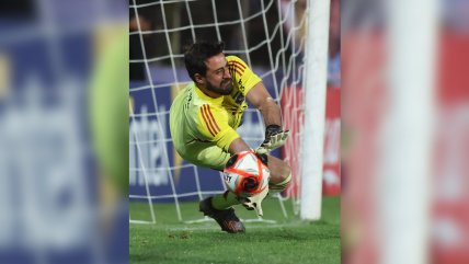   [VIDEO] Fernando de Paul fue héroe de Colo Colo en el triunfo por penales ante Olimpia 