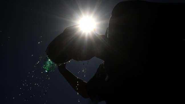 Alerta roja por ola de calor extremo en la zona central: Hasta 36° en la RM