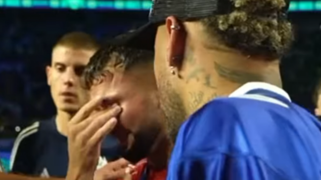   [VIDEO] Neymar consoló a los jugadores de Chile tras la final del Mundial de la Kings League 