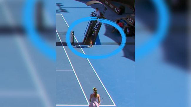   [VIDEO] Pasapelotas se desmayó debido al calor en el Abierto de Australia 