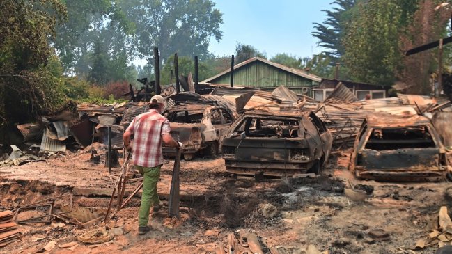 Nuevas alertas rojas en diversas regiones por avance de incendios forestales