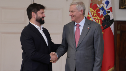 Incendios en Ñuble y Biobío: Presidente Boric anuncia coordinación y reunión con Kast