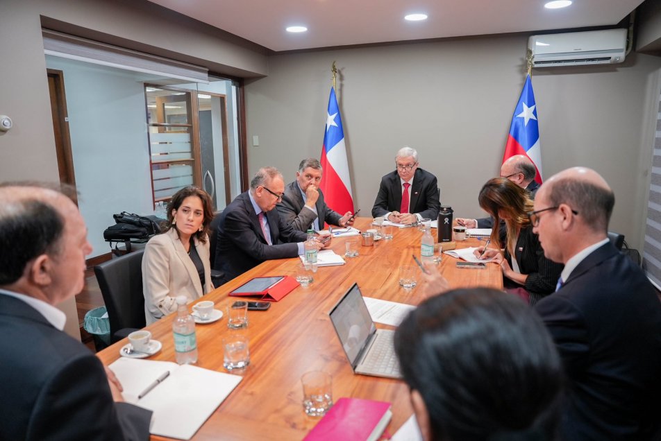   Pese a la catástrofe, Kast confirmó que este martes presentará a sus ministros 