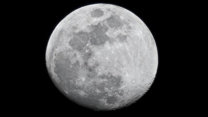 Científicos chinos alertan que medir hielo en la Luna podría hacer que el agua 