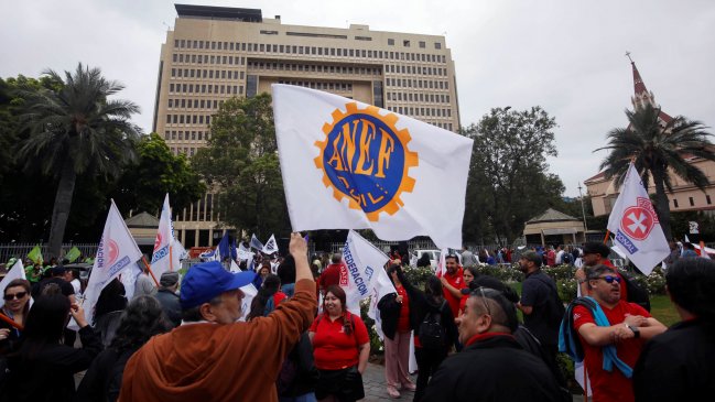 Congreso despachó a ley el reajuste al sector público sin 