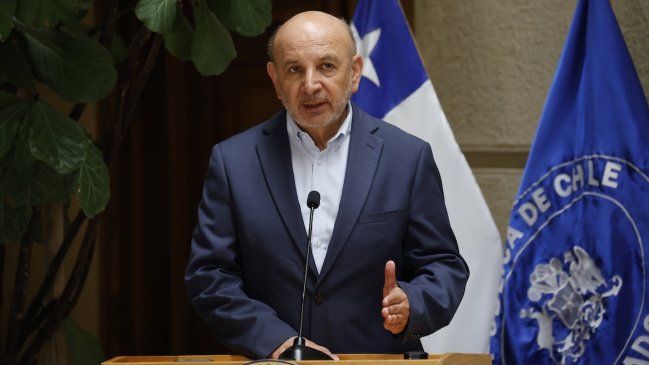 Ley Ricarte Soto: Senador Castro denunció suspensión de tratamientos de 30 mil pacientes