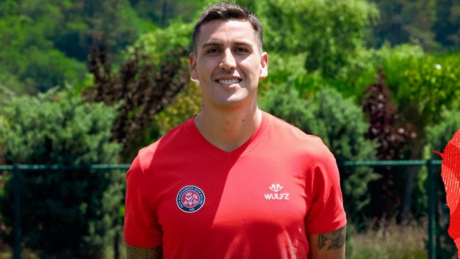 Enzo Roco fichará en Palestino y concretará su retorno a Chile tras 12 años en el extranjero