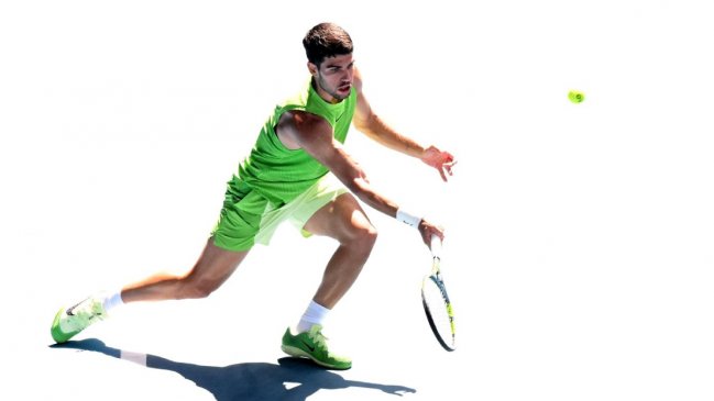 La polémica de Alcaraz: Umpire le ordenó quitarse un dispositivo prohibido en pleno partido