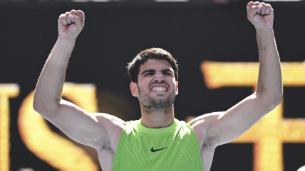 Alcaraz venció con autoridad a Tommy Paul y se metió en los cuartos del Abierto de Australia