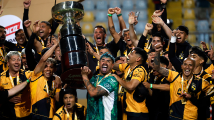   Coquimbo Unido celebró su primera Supercopa en Viña del Mar 