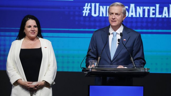 Kast defiende contacto con Steinert: 