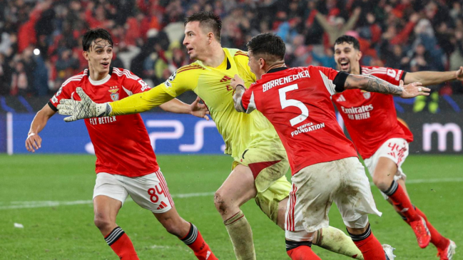 [VIDEO] El arquero Trubin fue héroe y dio el pasaje a Benfica a los play-offs con agónico gol a Real Madrid