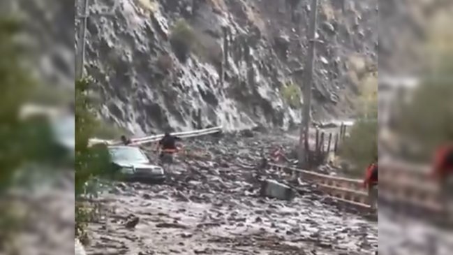 Lluvias provocan aludes en camino a Farellones