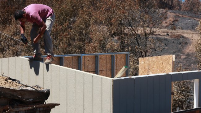 Denuncian problemas técnicos y goteras en viviendas de emergencia instaladas en Tomé