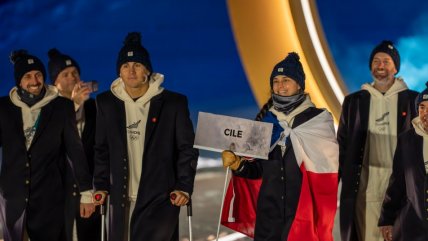   El Team Chile desfiló en la jornada inaugural de los Juegos Olímpicos de Invierno Milano-Cortina 