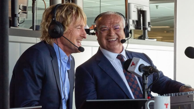 Salió en el Super Bowl: Luis Omar Tapia se lució junto a Owen Wilson en miras al Mundial