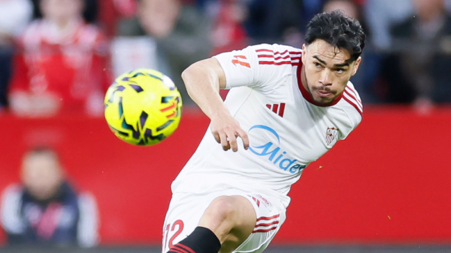 Suazo recibió duras críticas tras empate de Sevilla: 