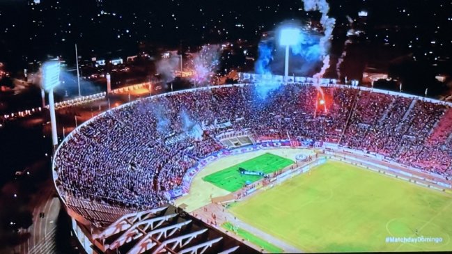 Duelo de la U y Limache tuvo breve interrupción por lanzamiento de pirotecnia en el Nacional