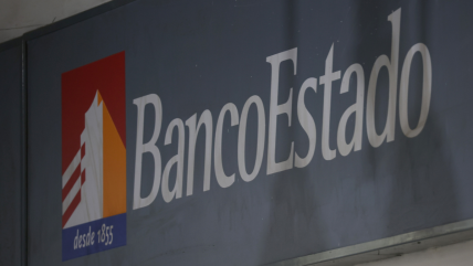Sujetos intentaron robar sucursal bancaria de Santiago Centro
