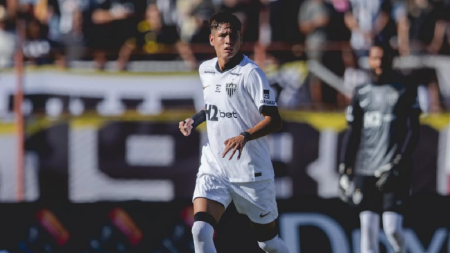 La FIFA obligó a Atlético Mineiro a pagar millonaria suma a Palestino por Iván Román