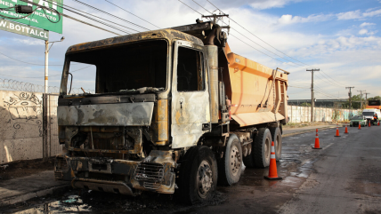 Camión explotó y se incendió en San Bernardo