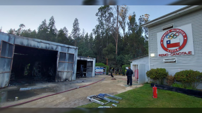 IND comprometió recursos tras incendio en centro de remo del Team Chile